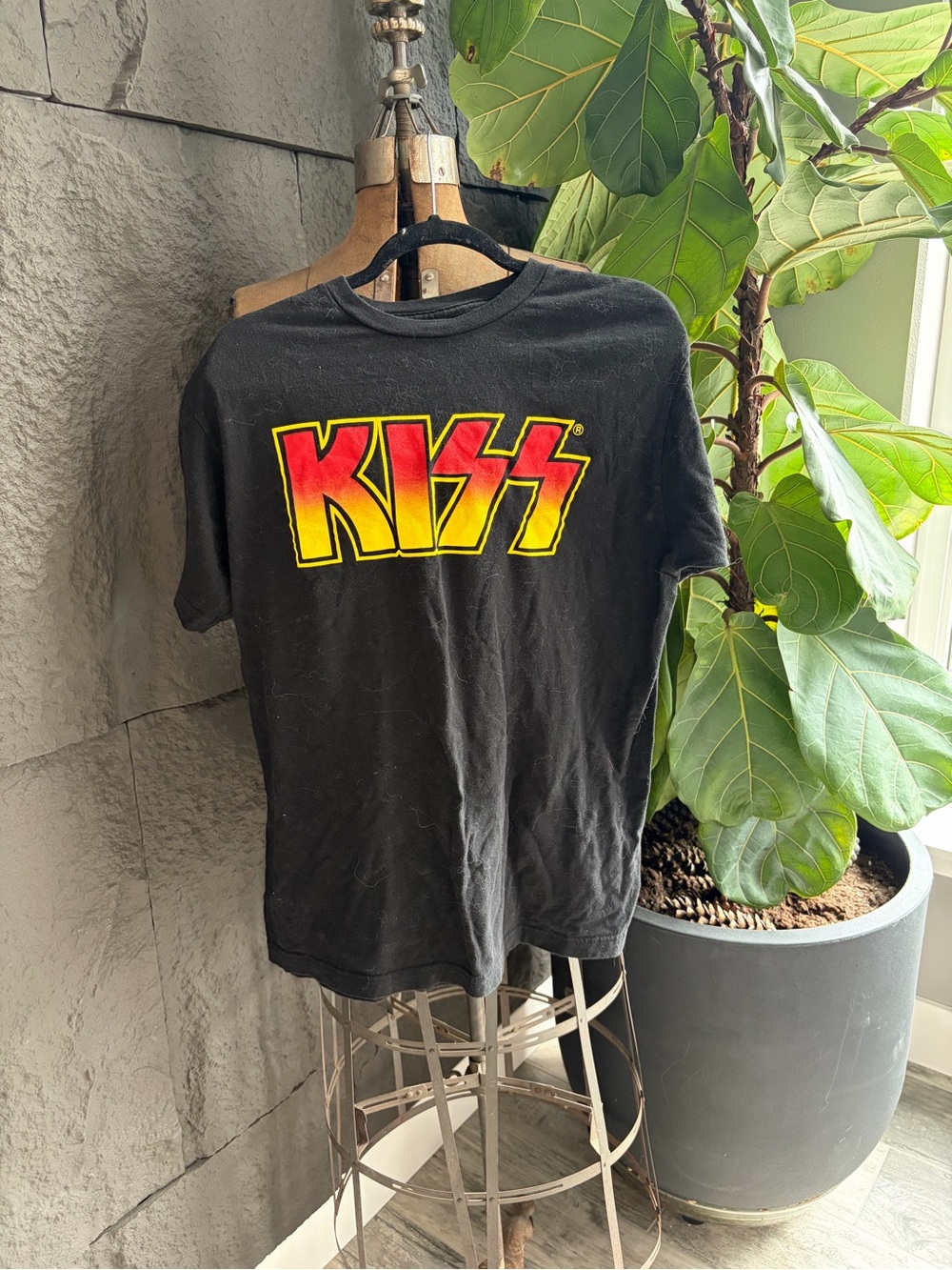 Kiss Black T-Shirt with Yellow-to-Red Logo